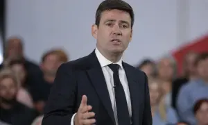 Trump, który nie wykluczał podróży do Stambułu, zamierza wrócić do USA