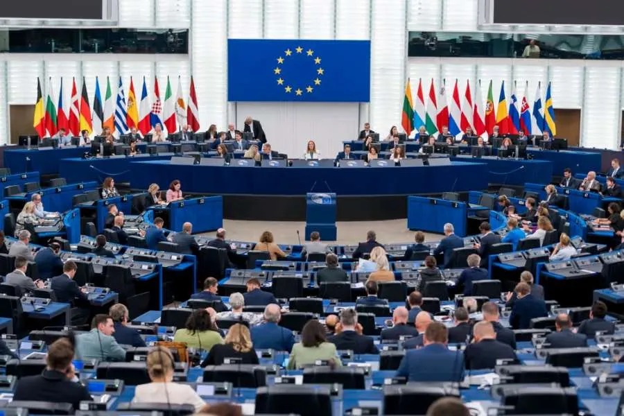 Європарламент закликав ЄС відіграти ключову роль у формуванні мирної угоди щодо України