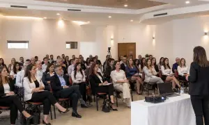 H&M zwiększyło zysk operacyjny w trzecim kwartale — Asharq Al-Awsat