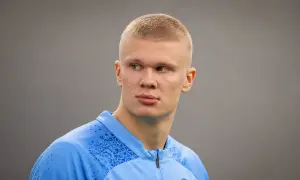 Нападник збірної Німеччини Деніз Ундав розповів про небезпечну алергію