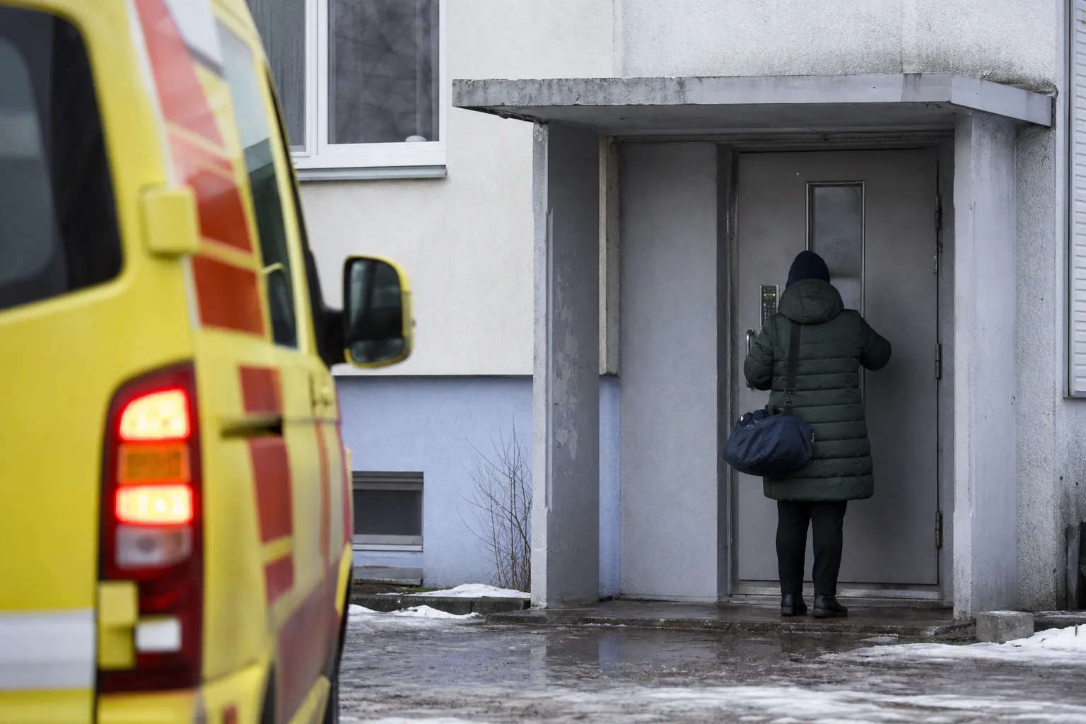 Estonia przestała wysyłać policję do seniorów po upadkach w domu