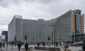 Жители Мельбурна протестуют против 15-метровых опор для дата-центров — ABC News Australia