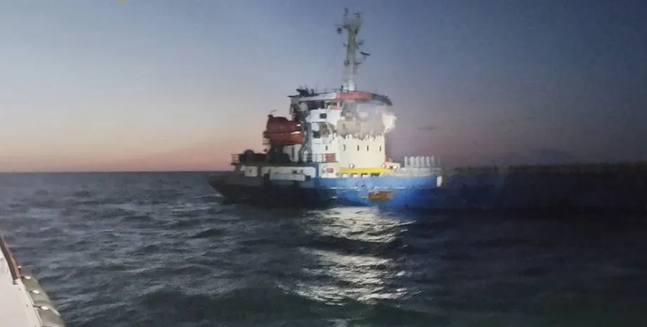 В РФ іноземним суднам дозволили працювати у внутрішніх морських водах