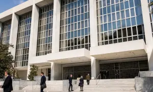В Каннах мужчина напал с ножом на полицейских