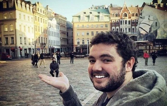 Известный международный телефонный мошенник Ермолаев ведет беззаботную жизнь путешественника — социальные сети