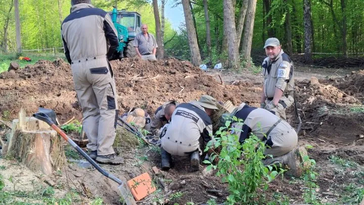 Україна дозволила ексгумацію польських поховань у трьох областях