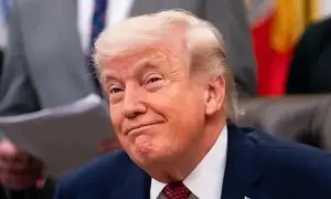 Трамп наказав відкривати вогонь по суднах у Ормузькій протоці