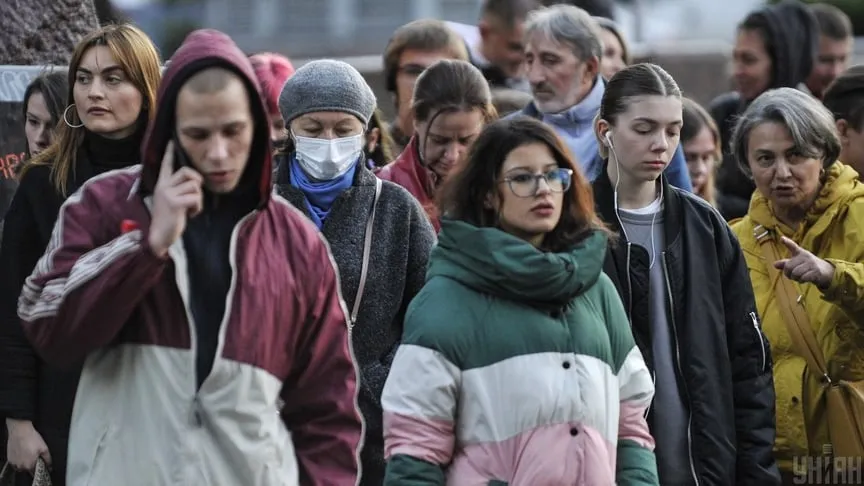 Третина українців вважають, що під час війни бракує демократії, — опитування