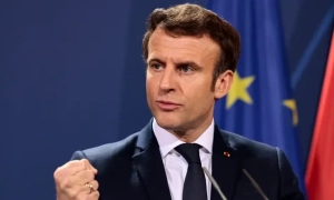 Prada придбала модний дім Versace