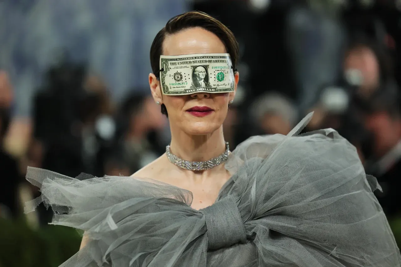 Met Gala 2026 акторка Сара Полсон перетворила образ на політичний жест