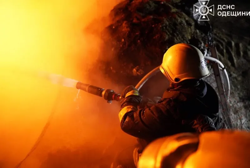 рф вдарила по енергооб’єкту на Одещині, є пошкодження