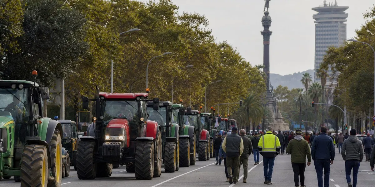 Farmers bring about 200 tractors to protest in Barcelona — Anadolu Agency