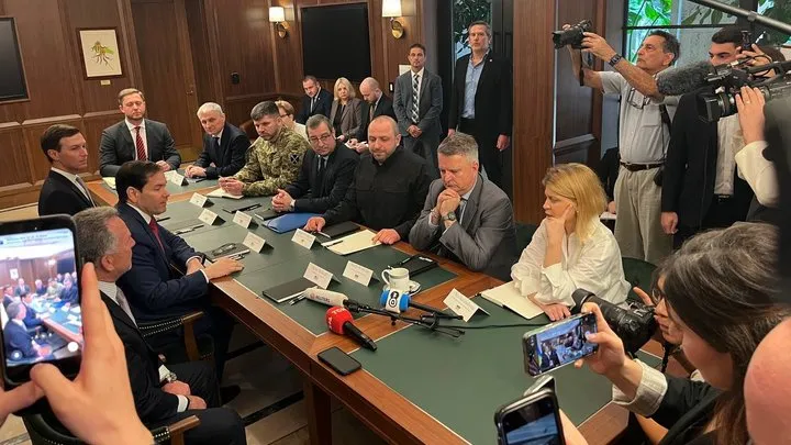 Українська делегація проведе новий раунд переговорів з командою Трампа