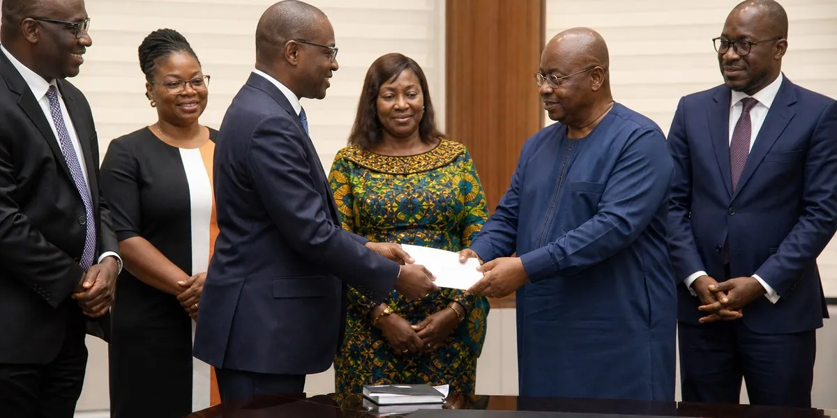 Fidelity Bank Ghana向加纳医疗信托基金捐赠20万塞地
