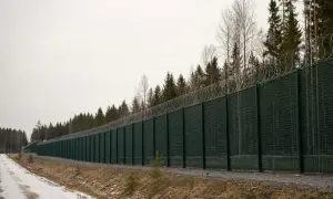 ЕС предупредили РФ о последствиях за агрессию и призвали к сдержанности Украину