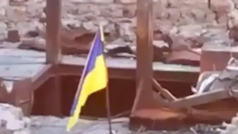 На Кинбурнской косе водрузили украинский флаг — видео