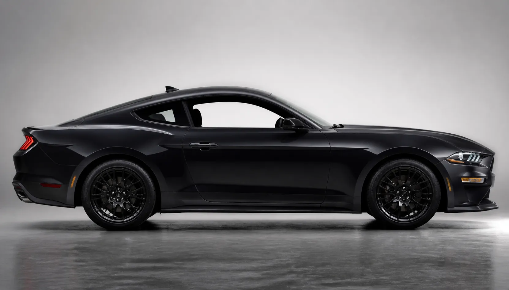 Ford rzekomo zaprezentował dealerom prototyp czterodrzwiowego Mustanga