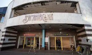 Мальчик с аккордеоном у разрушенного «Квадрата» тронул сердца пользователей сети