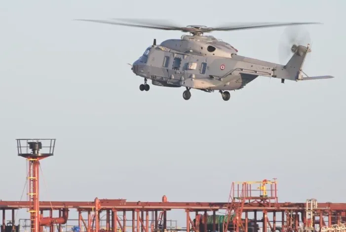 Фото: французькі ВМС перехопили російський танкер у Середземному морі