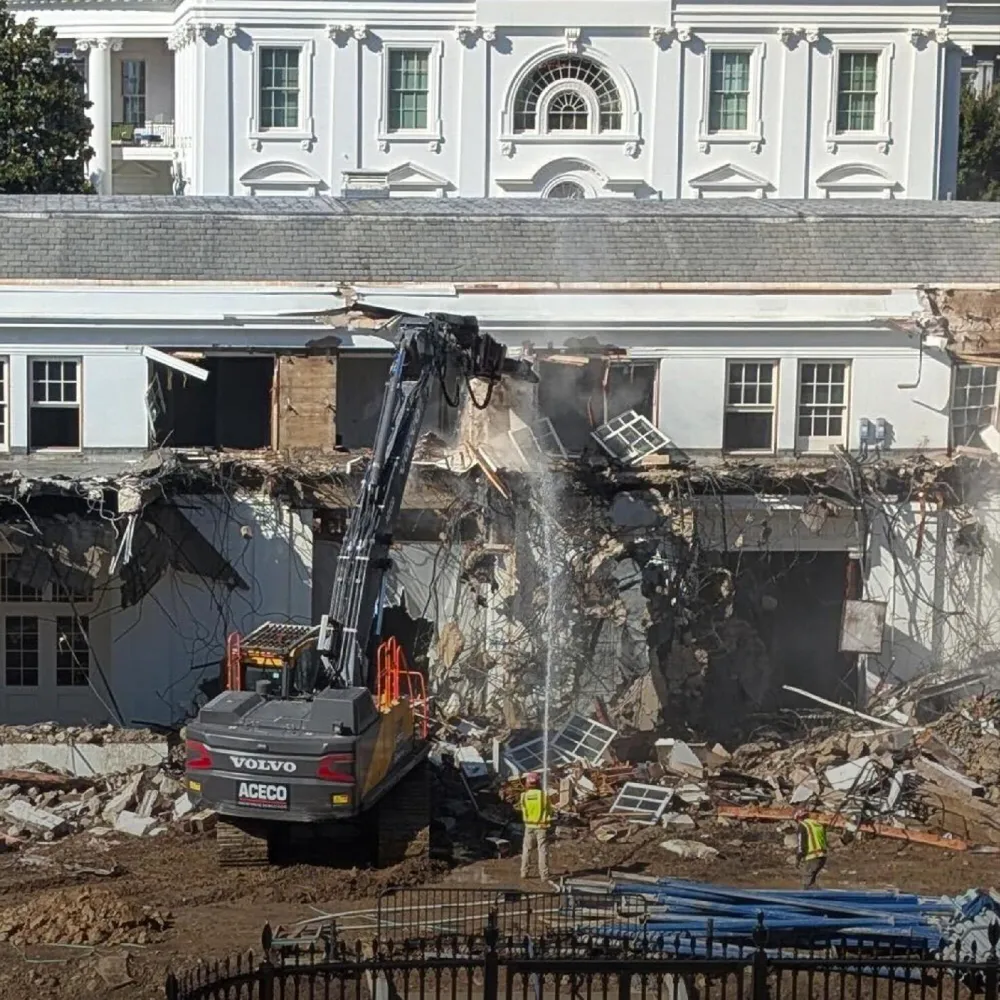 Як ставляться американці до будівництва Трампом бальної зали в Білому домі – опитування Як ставляться американці до будівництва Трампом бальної зали в Білому домі – опитування