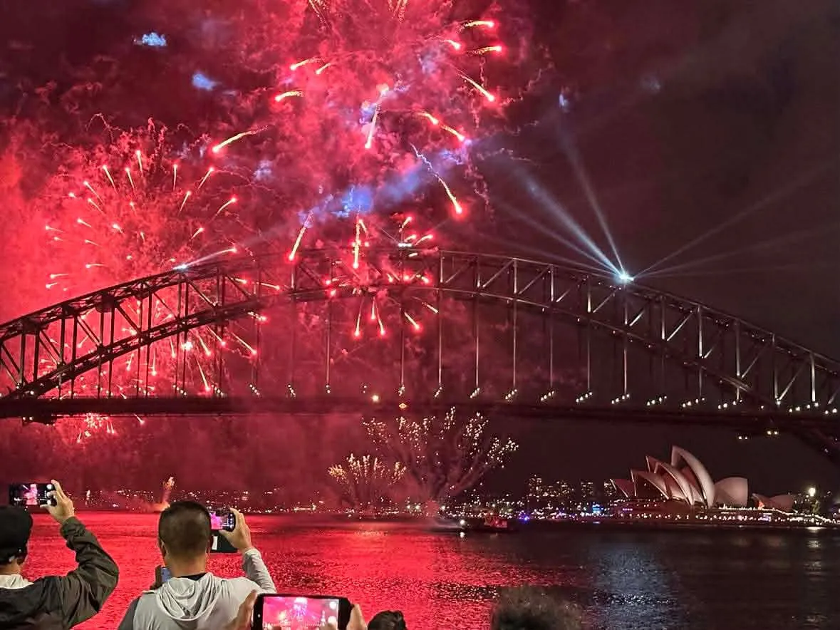 Відео: Австралія вже зустріла Новий рік, як країна святкувала початок 2026-го