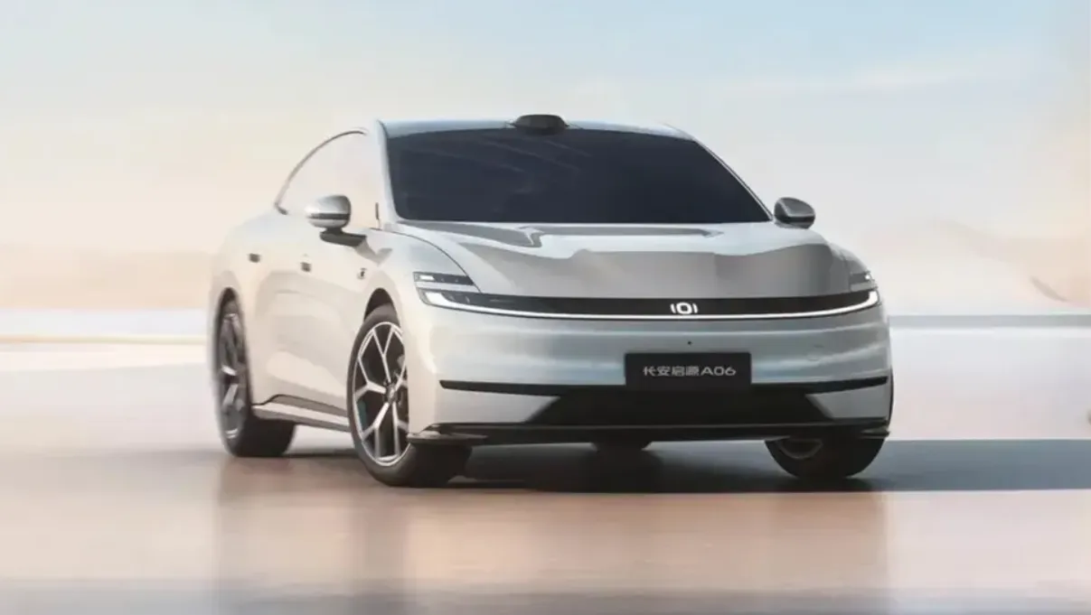 Changan представить перший у світі серійний електромобіль з натрій-іонною батареєю