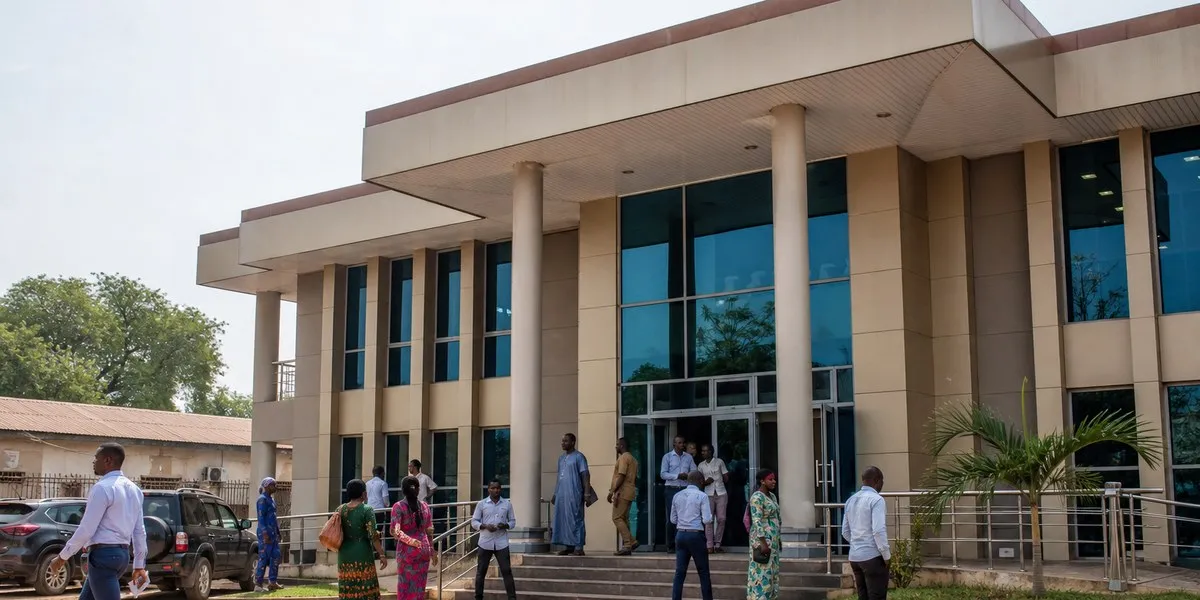 Banki w Gambii muszą zwolnić pracowników poza kwotami dla ekspatriantów — Premium Times Nigeria