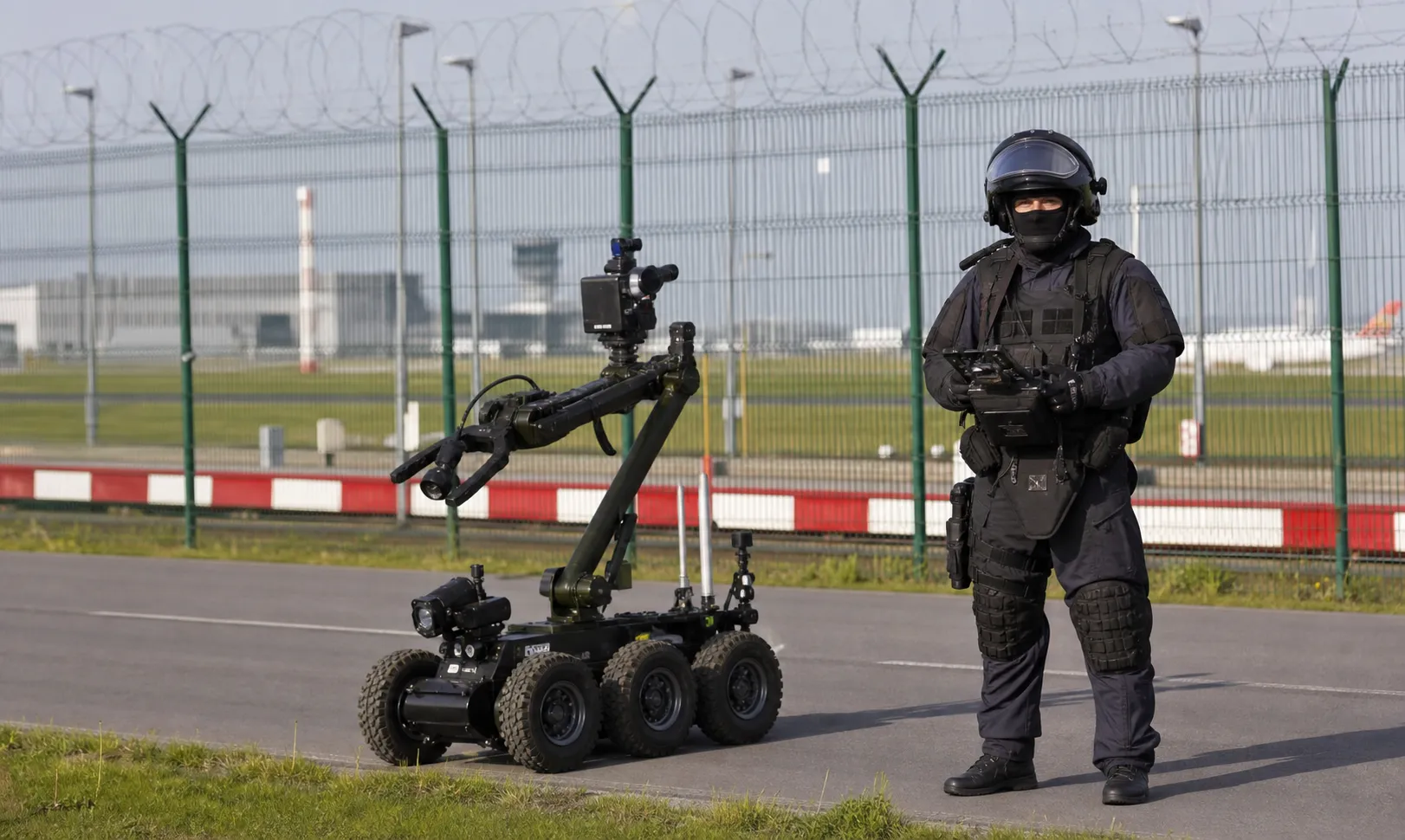 Germany plans stronger protection against drones and cyberattacks Germany plans stronger protection against drones and cyberattacks