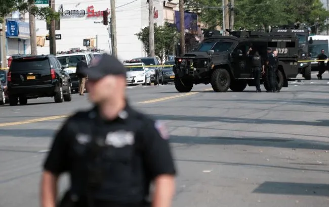 Авто врізалося в синагогу у Мічигані, нападник ліквідований