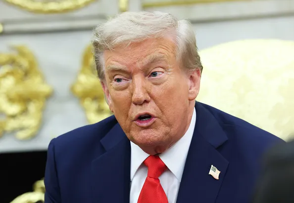 Дональд Трамп задрімав під час засідання Кабміну у Білому домі