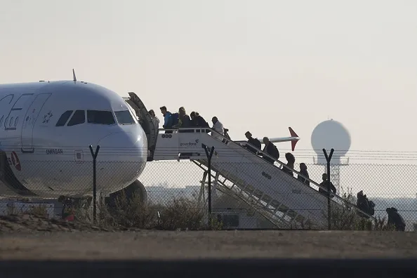 ЄС попереджає про ризики польотів над Іраном