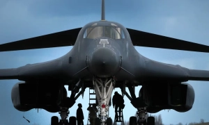 Дочка Путіна у Парижі: фото та відео