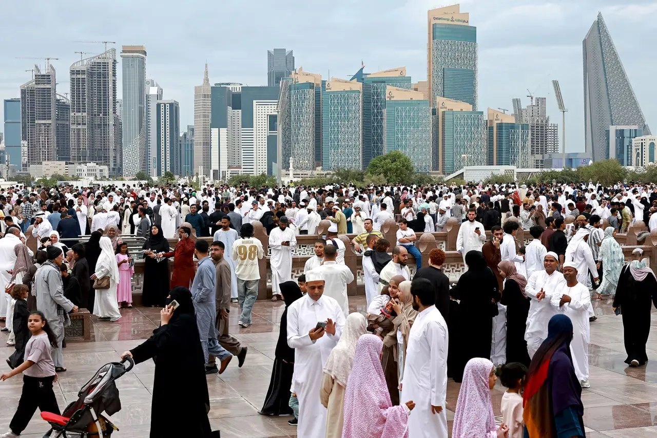 Свято в Перській затоці триває попри ракетну загрозу