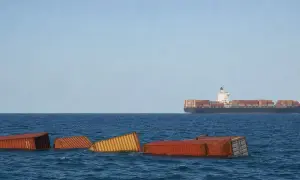 россиянку оштрафовали на $700 за желто-синюю ленточку