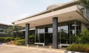 《耶路撒冷邮报》称格洛丽亚·斯泰纳姆去世，享年92岁