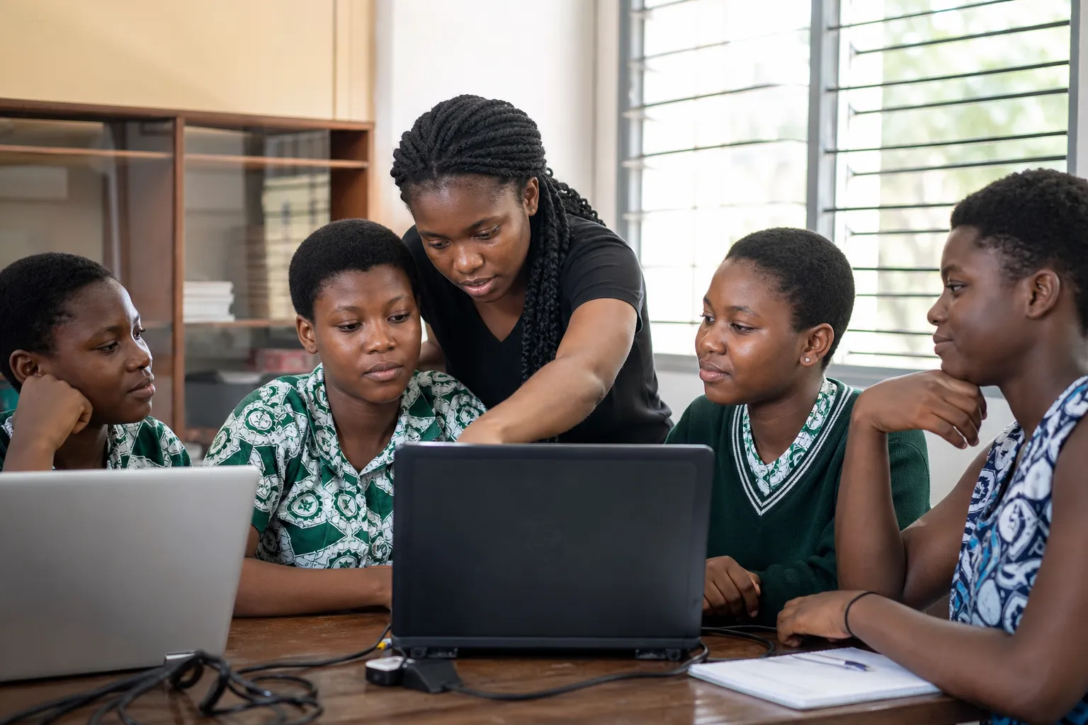 https://cdn-cabinet.ua.news/uploads/images/ghana_minister_opens_girls_in_ict_progra_1788816282805.webp