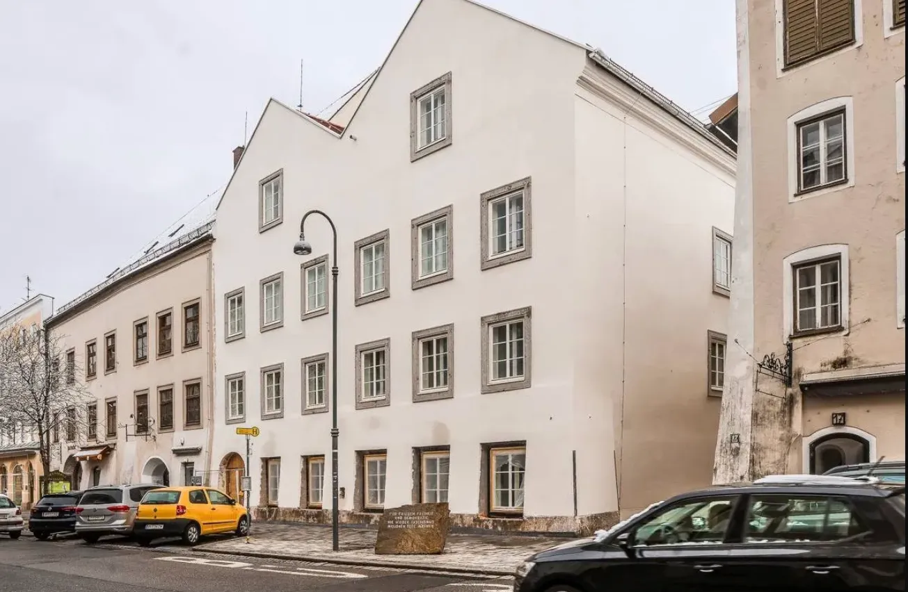 В Австрії поліція переїде до будинку, де народився Адольф Гітлер