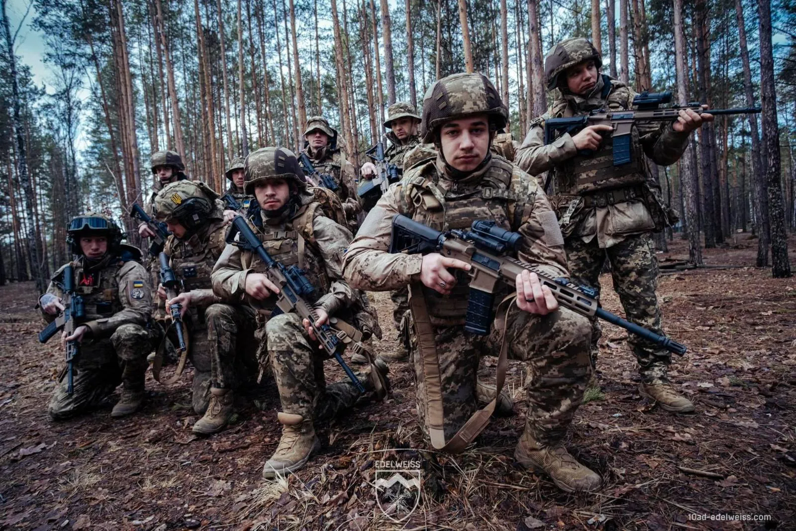 На Слов’янському напрямку ворог маскується під цивільних
