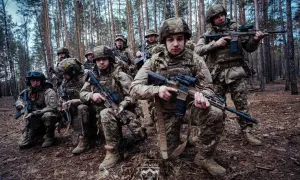 У Дружківці рятують поранених під ударами дронів