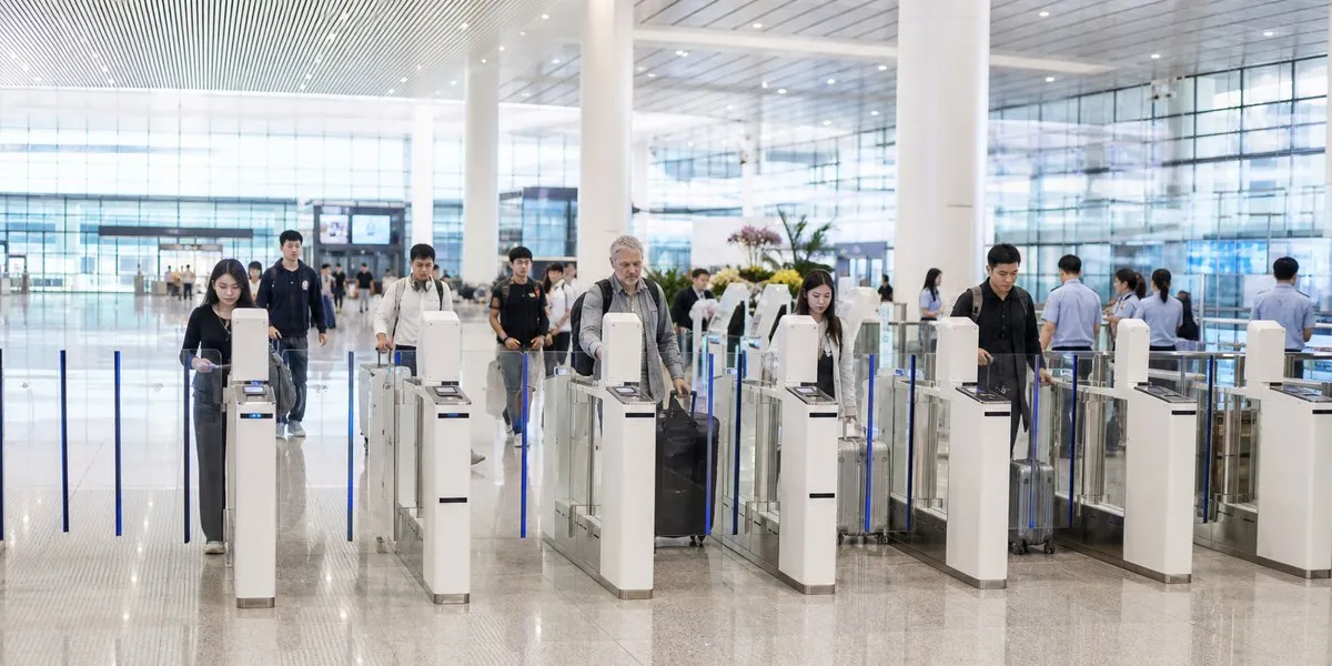 Lotnisko w Kantonie oczekuje ponad 750 tys. pasażerów w okresie świątecznym — ECNS