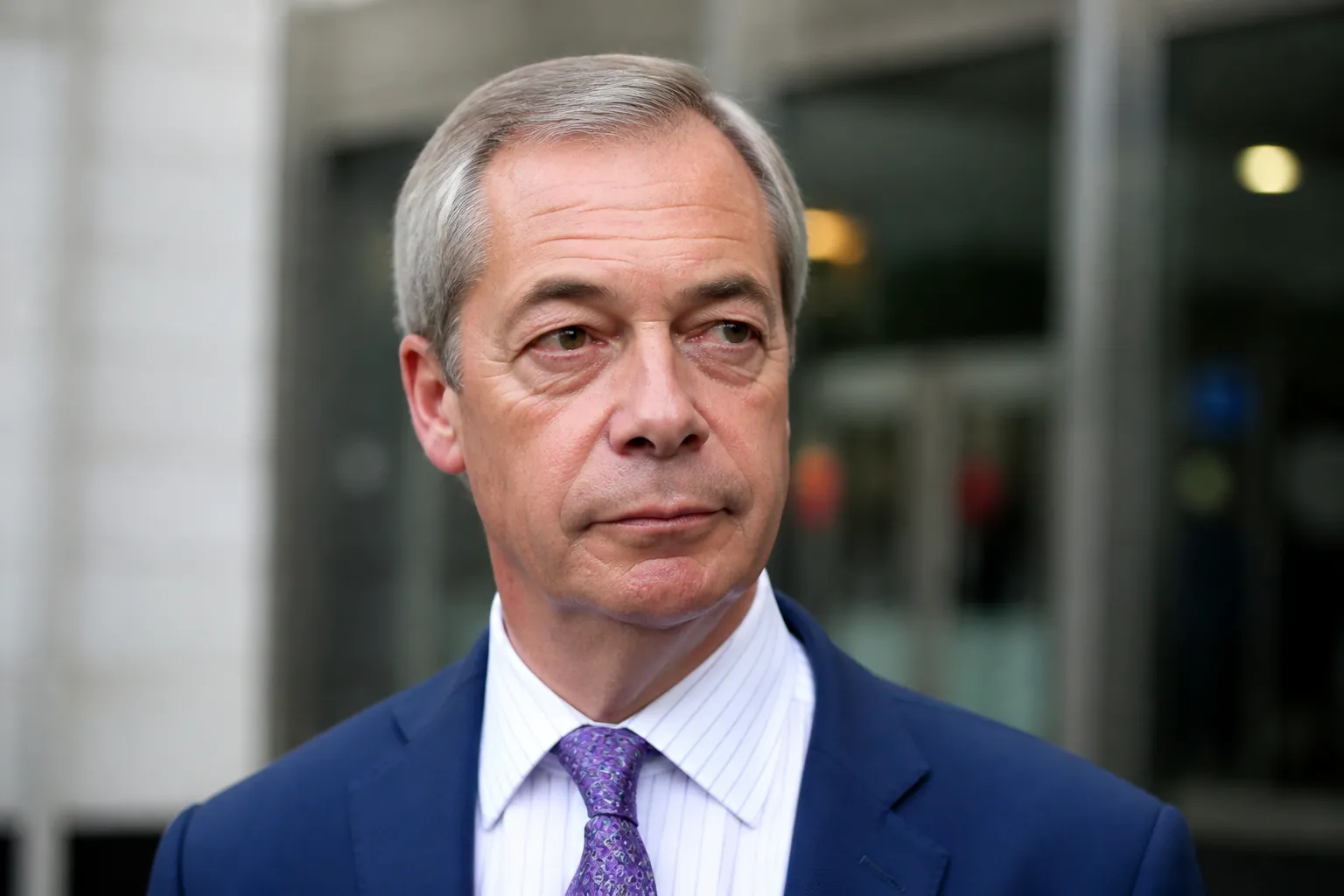 The Guardian опубликовал сатирическую колонку о конфликтах в Reform UK