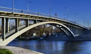 Подільський міст пообіцяли підвісити на вантах до кінця року