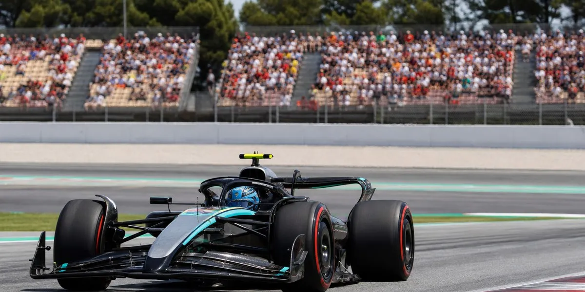 Hamilton names Antonelli and Mercedes as Formula 1 season favorites