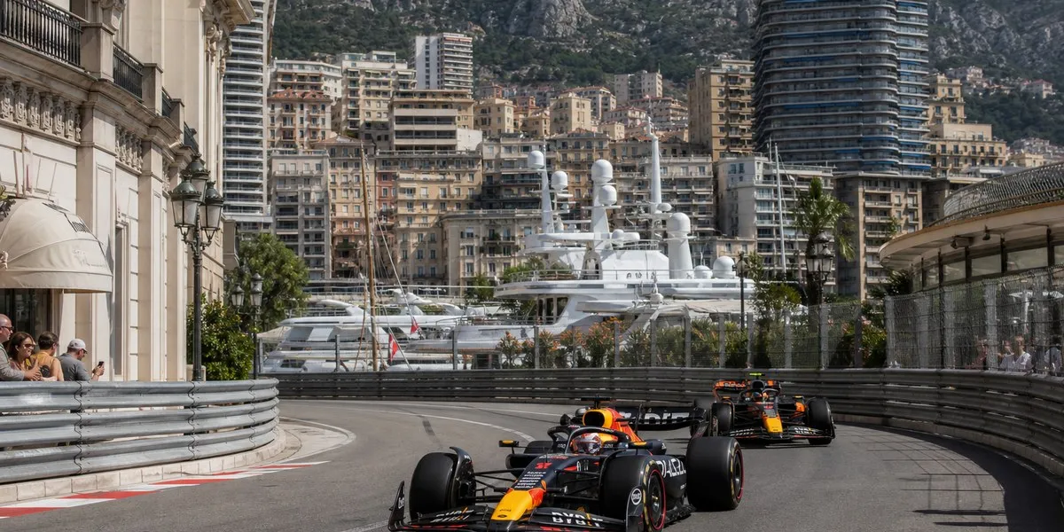 F1车手汉密尔顿与拉塞尔就摩纳哥冲刺赛意见不一——天空体育新闻