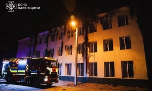 Фото: рф вдарила по лікарні у Харкові, зруйновано покрівлю та пошкоджено медобладнання