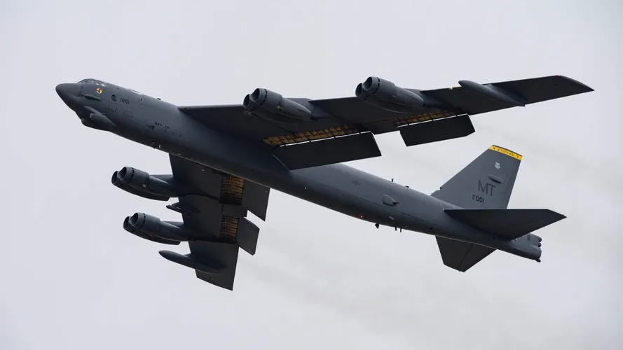 США накопичують стратегічну авіацію на британській авіабазі