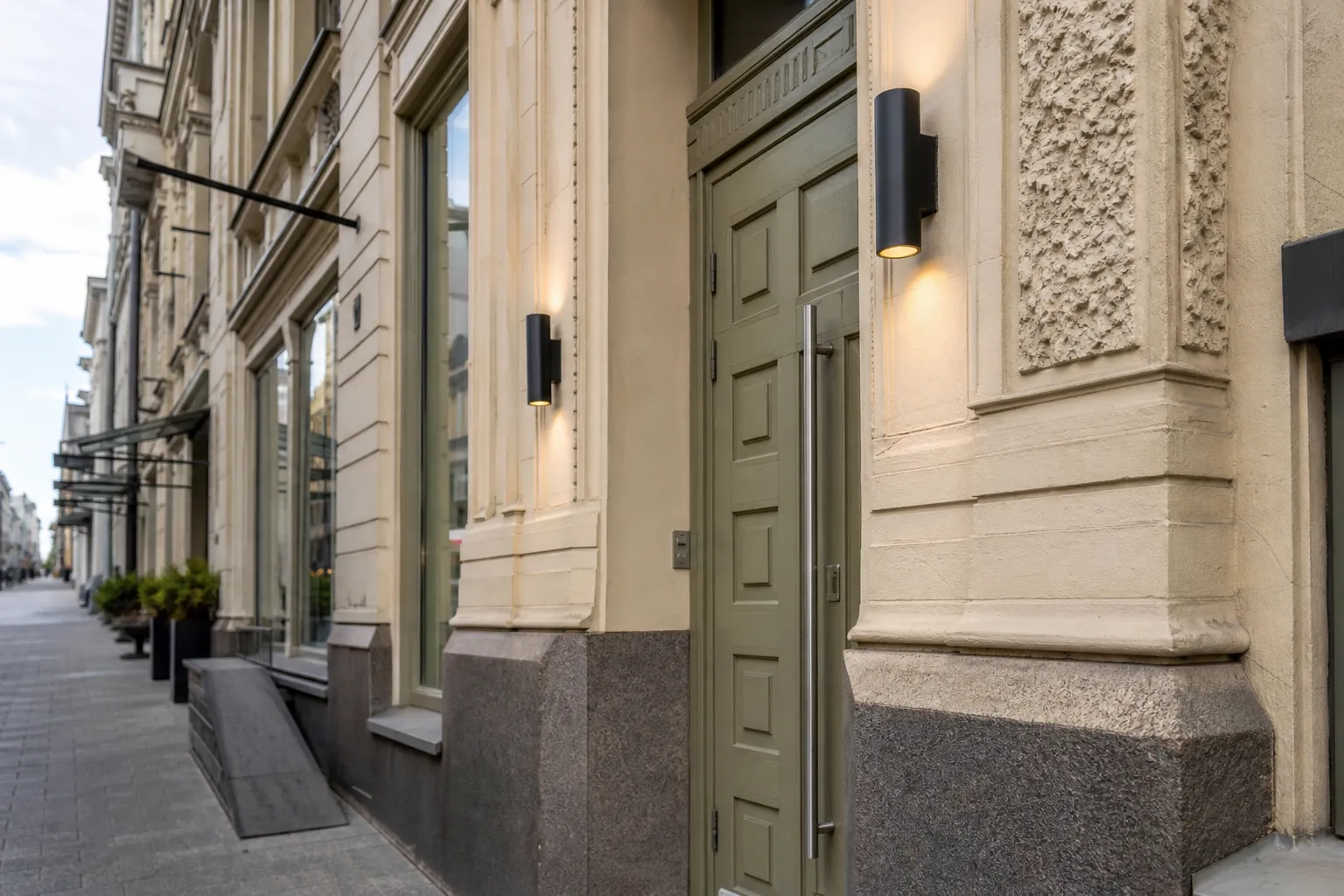 Policja w Helsinkach w Finlandii przeprowadziła specjalne przeszukanie w Plastic Surgery Center