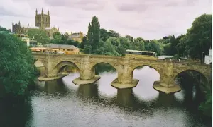 Кулеба закликав припинити експорт снарядів з ЄС до інших країн, крім України