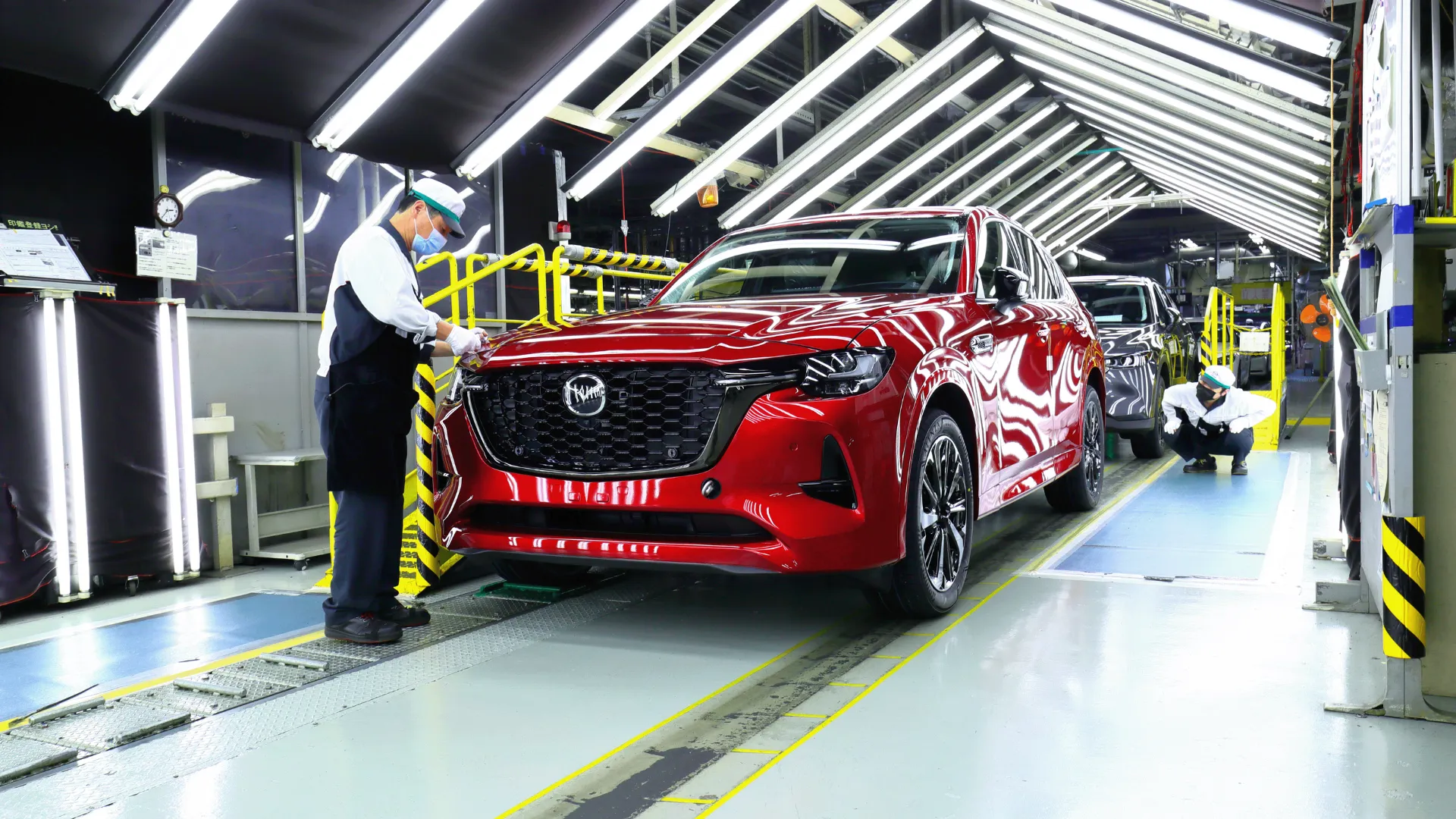 Mazda призупинила виробництво автомобілів для Близького Сходу через логістичну кризу