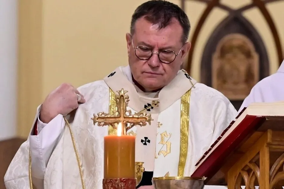 Глава російських католиків Павло Пецці подав у відставку